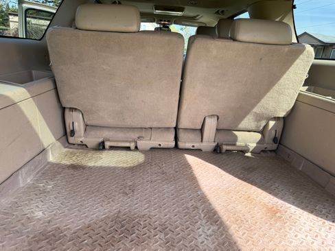 Used 2007 Chevrolet Suburban 2500 LT w/ LT Preferred Equipment Group AWD/4WD image 13