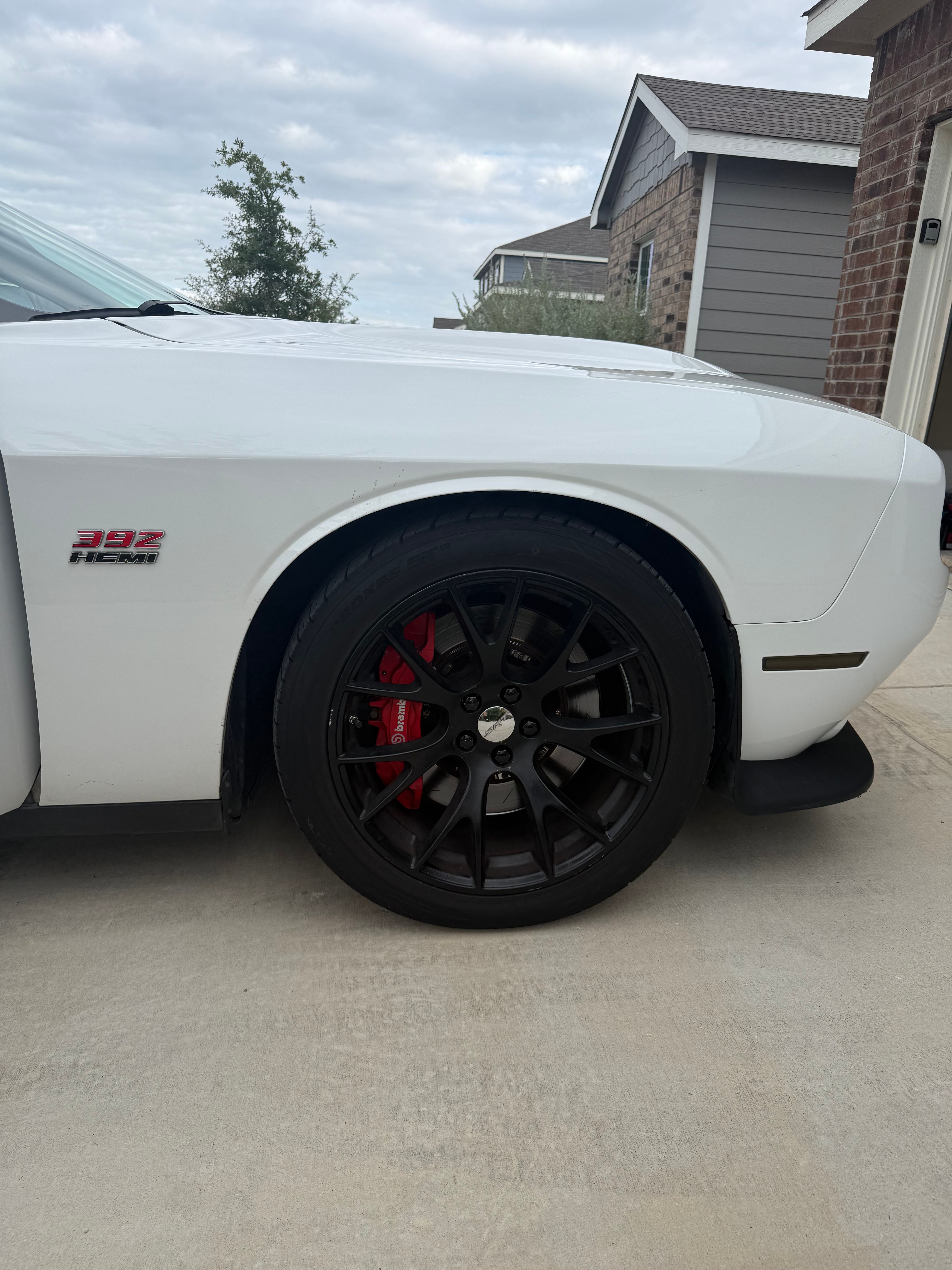 Used 2015 Dodge Challenger SRT w/ Technology Group RWD image 12