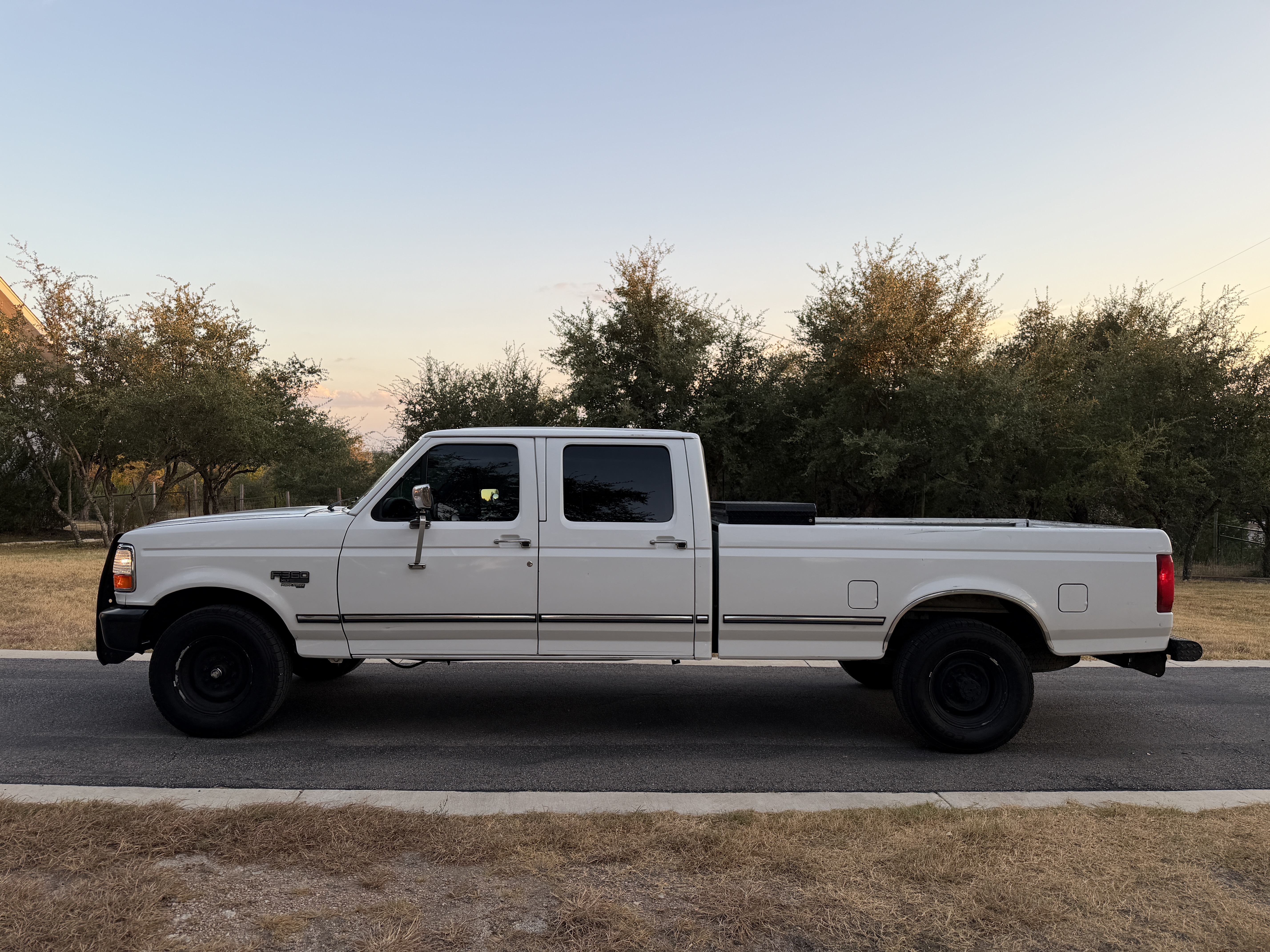 Used 1997 Ford F350 2WD Crew Cab image 2