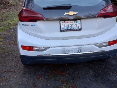 Used 2017 Chevrolet Bolt LT image 2