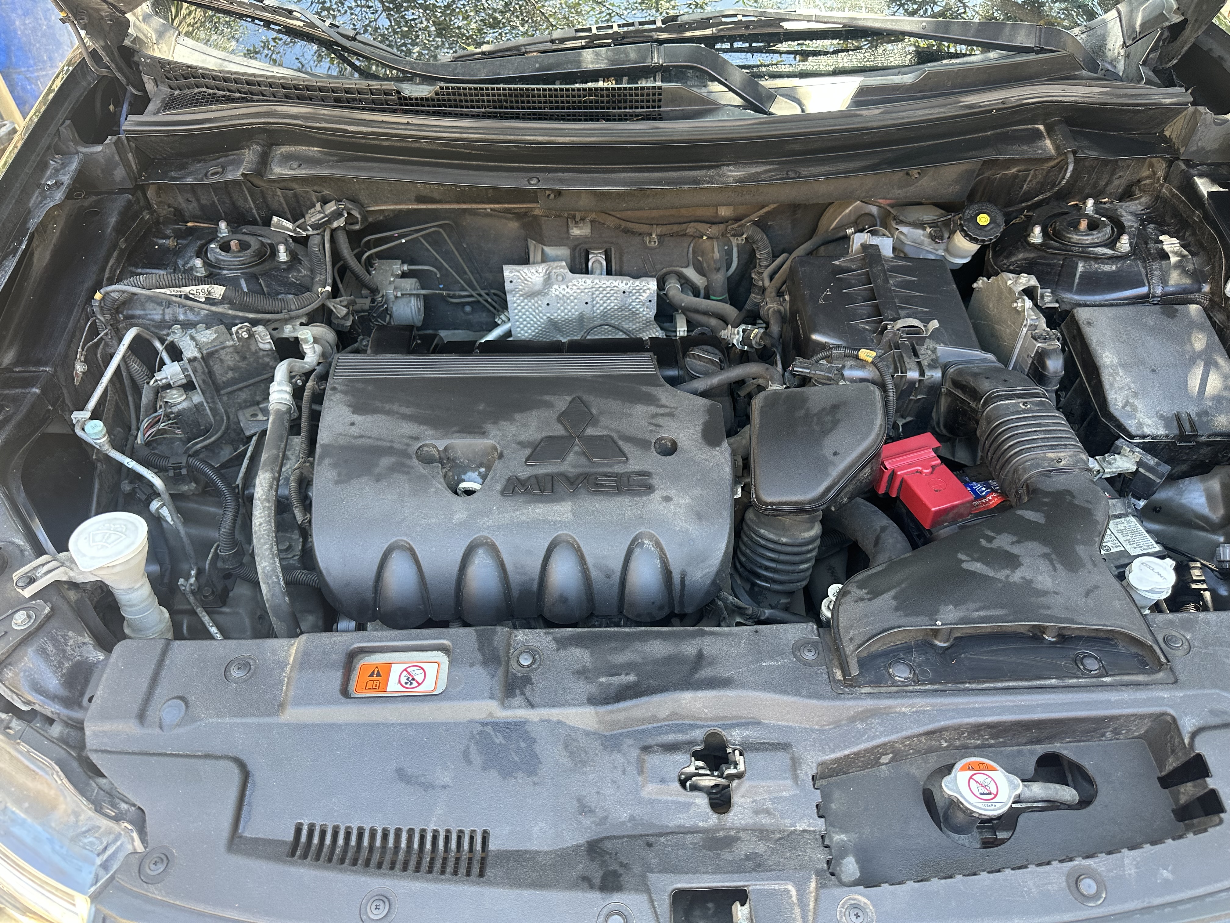 Used 2014 Mitsubishi Outlander SE FWD image 14