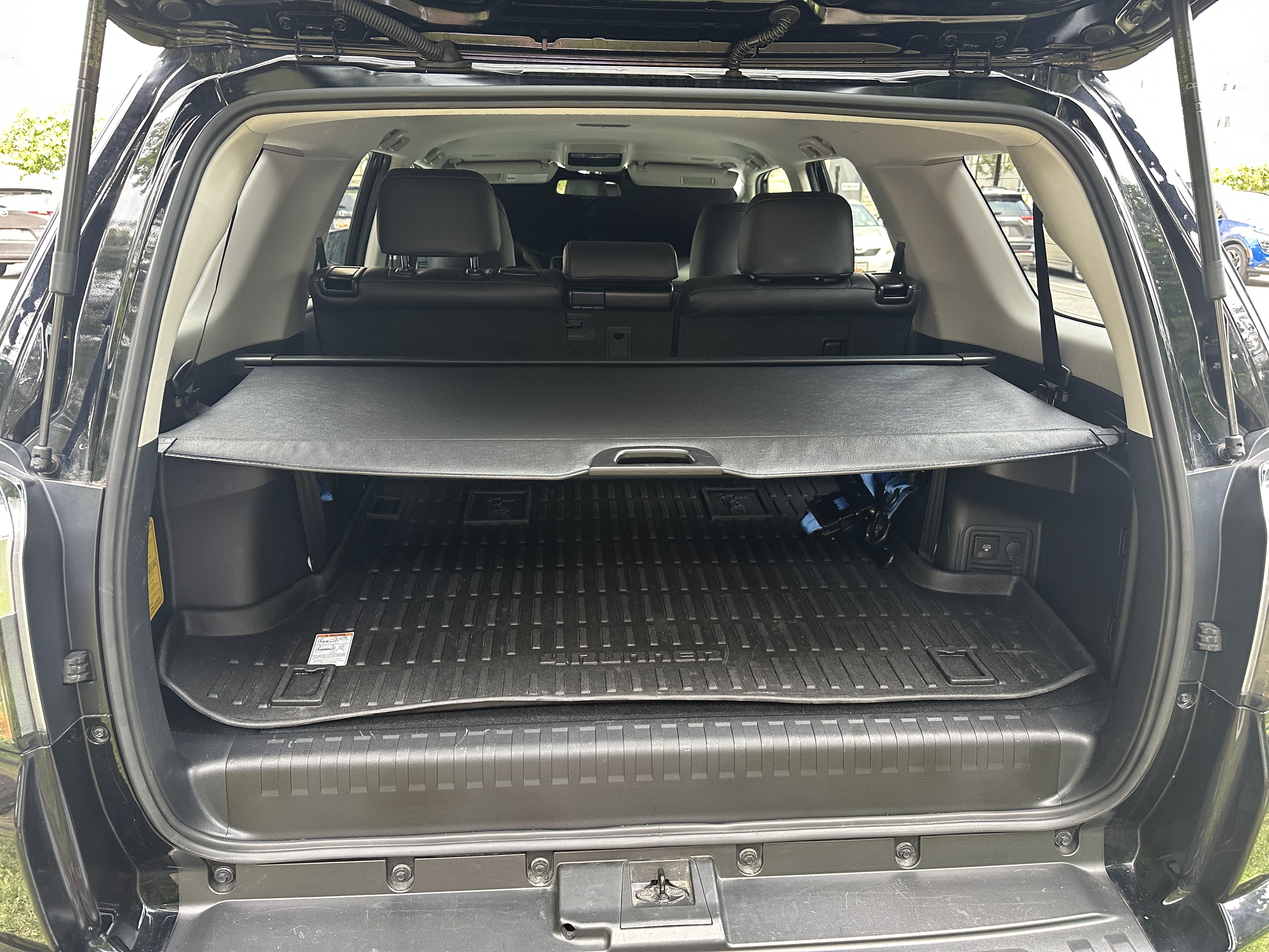 Used 2023 Toyota 4Runner SR5 AWD/4WD image 5