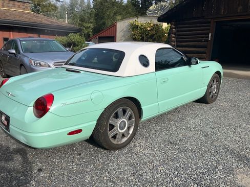 Used 2004 Ford Thunderbird image 2