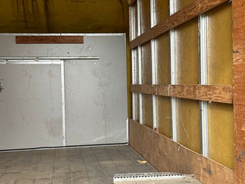 Used 2003 Ford E-350 and Econoline 350 Super Duty image 13