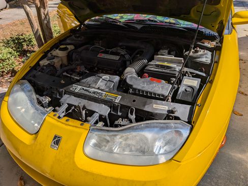 Used 2001 Saturn S-Series SC2 image 24