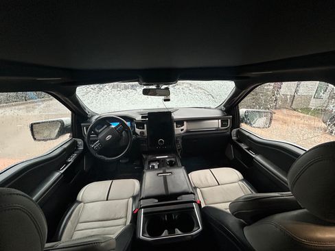 Used 2022 Ford F150 Lightning Platinum image 5