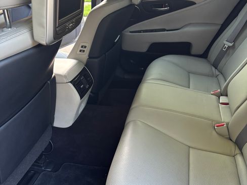 Used 2014 Lexus LS 460 w/ Comfort Package RWD image 12