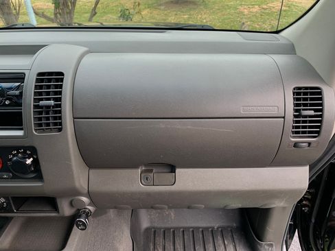 Used 2008 Nissan Frontier SE w/ SE Value Truck Pkg image 14