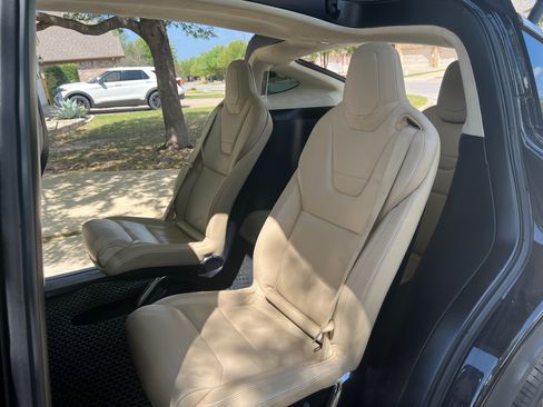 Used 2017 Tesla Model X 90D image 16