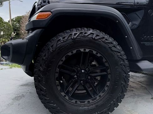 Used 2021 Jeep Wrangler Unlimited Sport AWD/4WD image 10