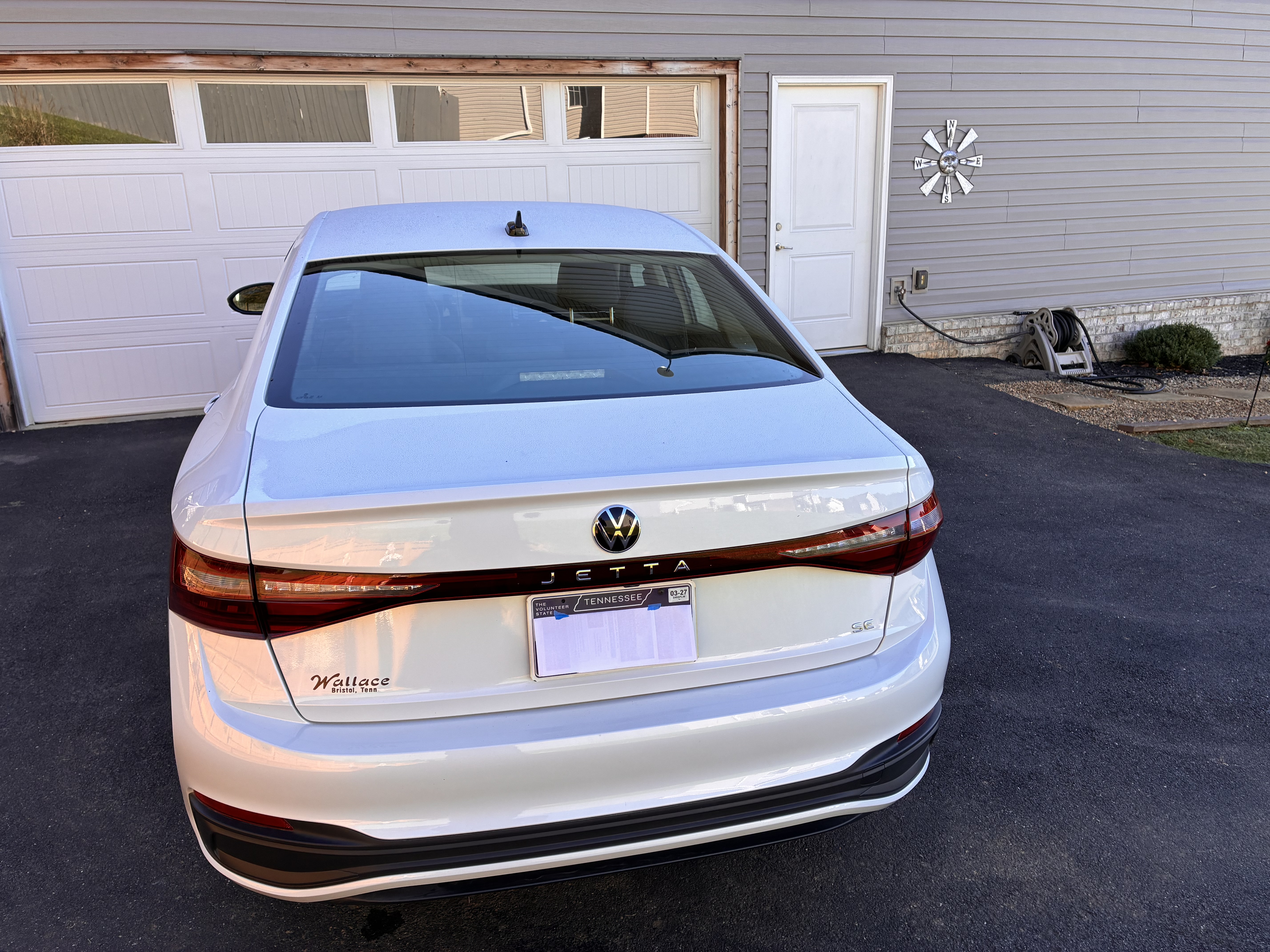 Used 2025 Volkswagen Jetta SE FWD image 9