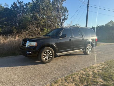 Used 2015 Ford Expedition EL XLT RWD image 2