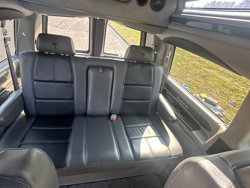 Used 2017 Chevrolet Express 2500 image 9