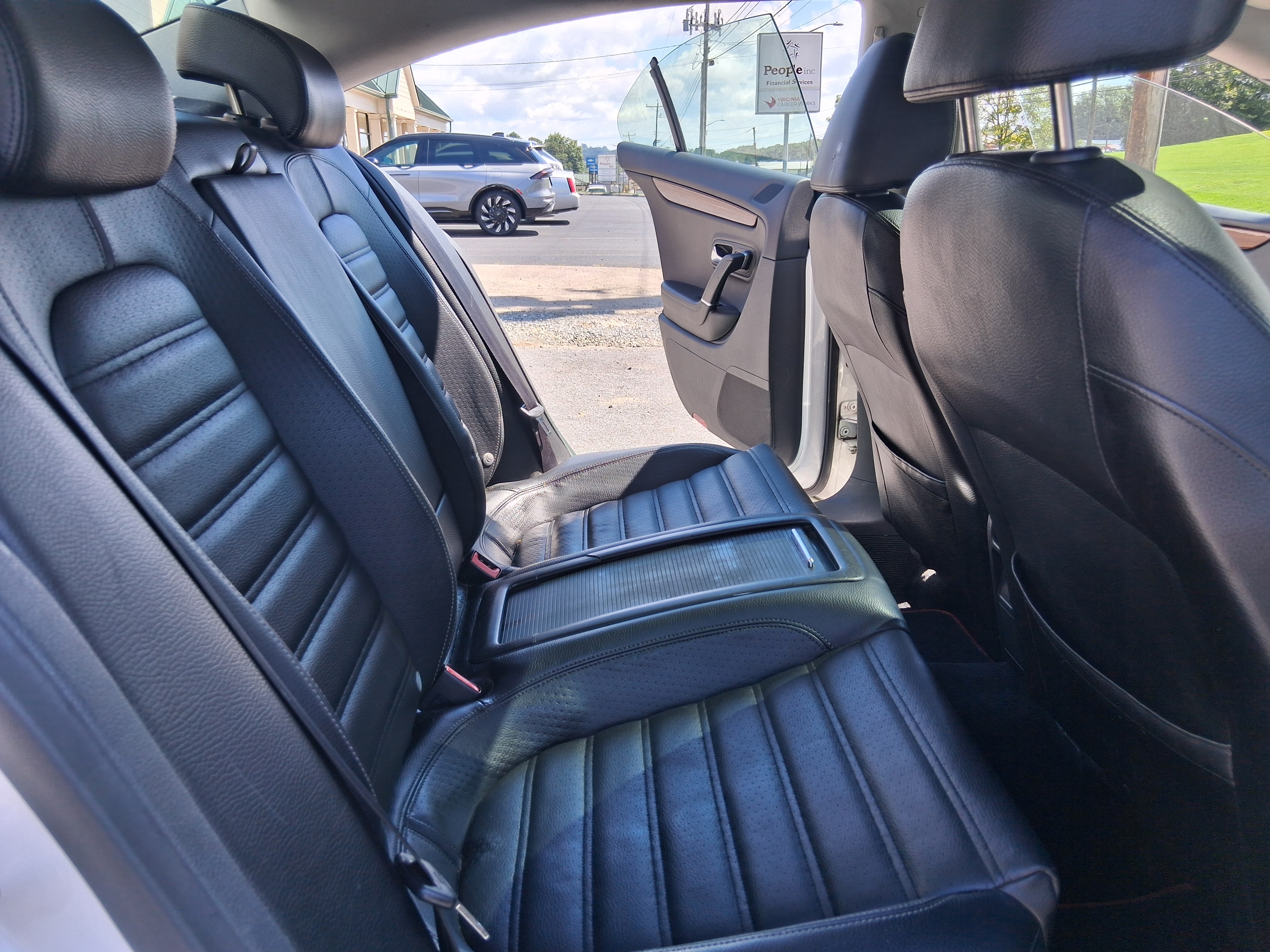 Used 2012 Volkswagen CC Lux Limited FWD image 26