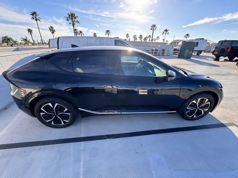 Used 2022 Kia EV6 Wind image 2
