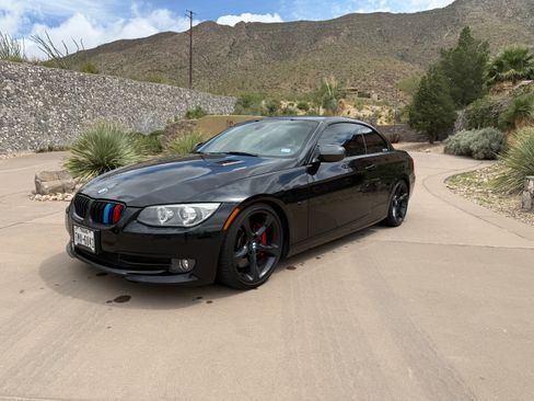 Used 2011 BMW 335i Convertible image 4