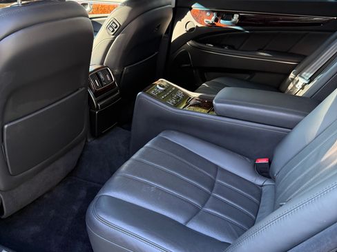 Used 2011 Hyundai Equus Ultimate image 9