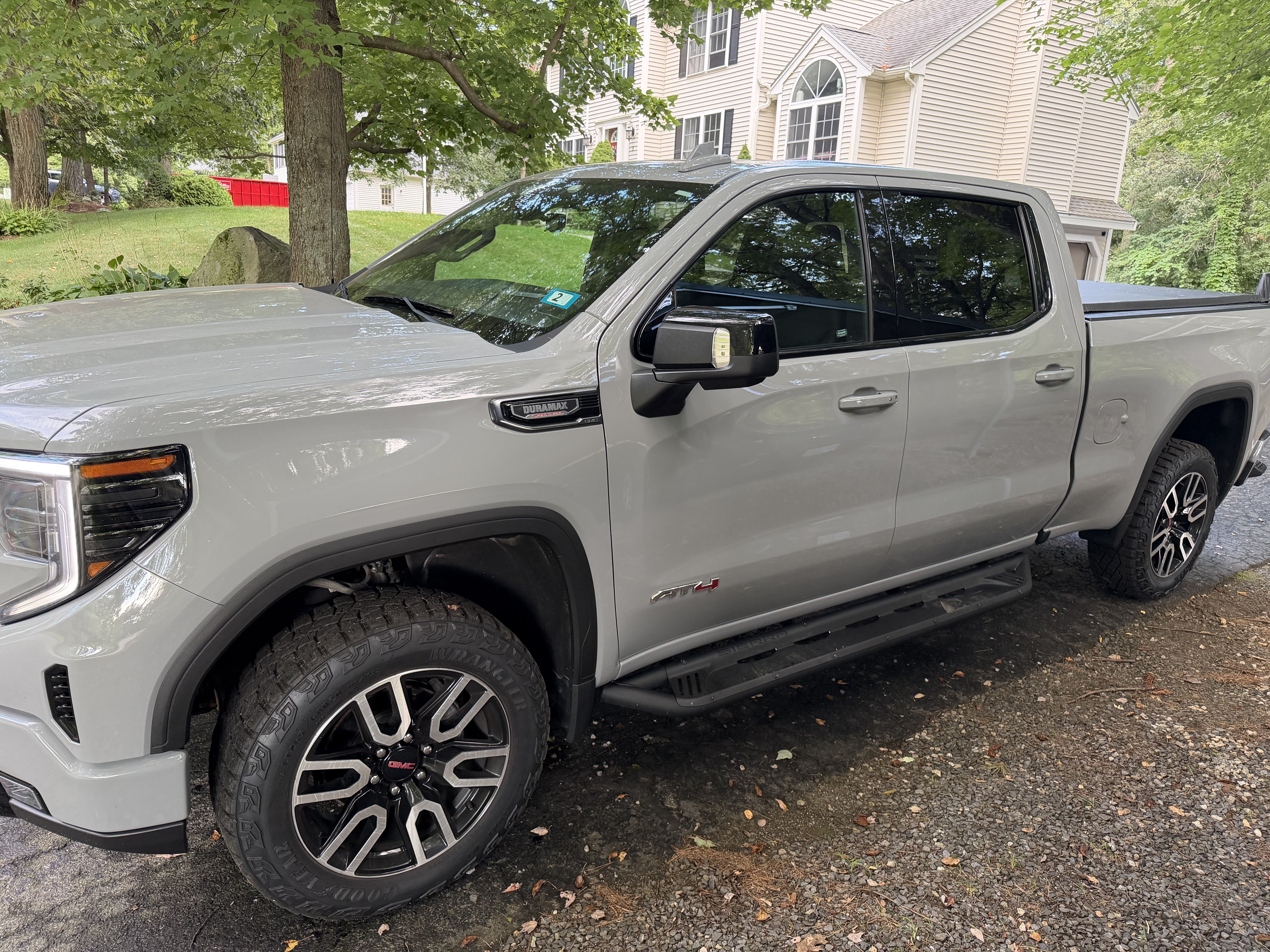 Used 2024 GMC Sierra 1500 AT4 w/ Technology Package AWD/4WD image 2