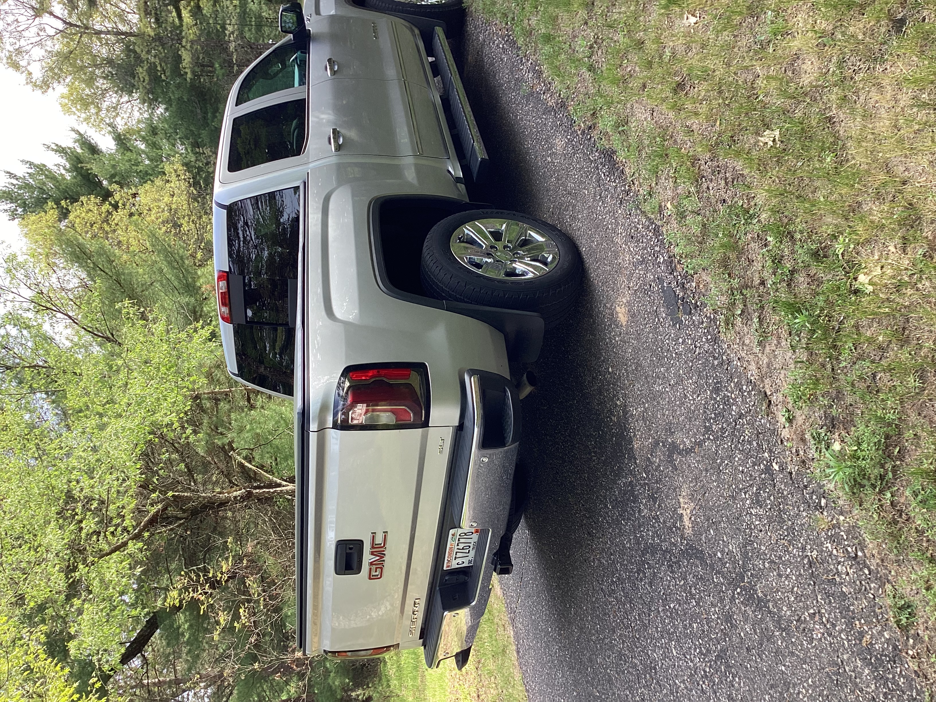 Used 2018 GMC Sierra 1500 SLT AWD/4WD image 2