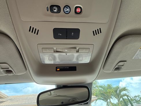 Used 2013 Chevrolet Volt Premium w/ Premium Trim Package FWD image 24