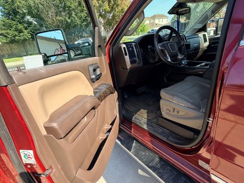 Used 2015 GMC Sierra 2500 Denali w/ Driver Alert Package RWD image 10