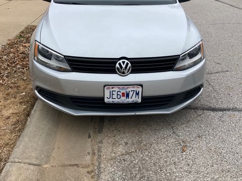 Used 2012 Volkswagen Jetta S FWD image 1