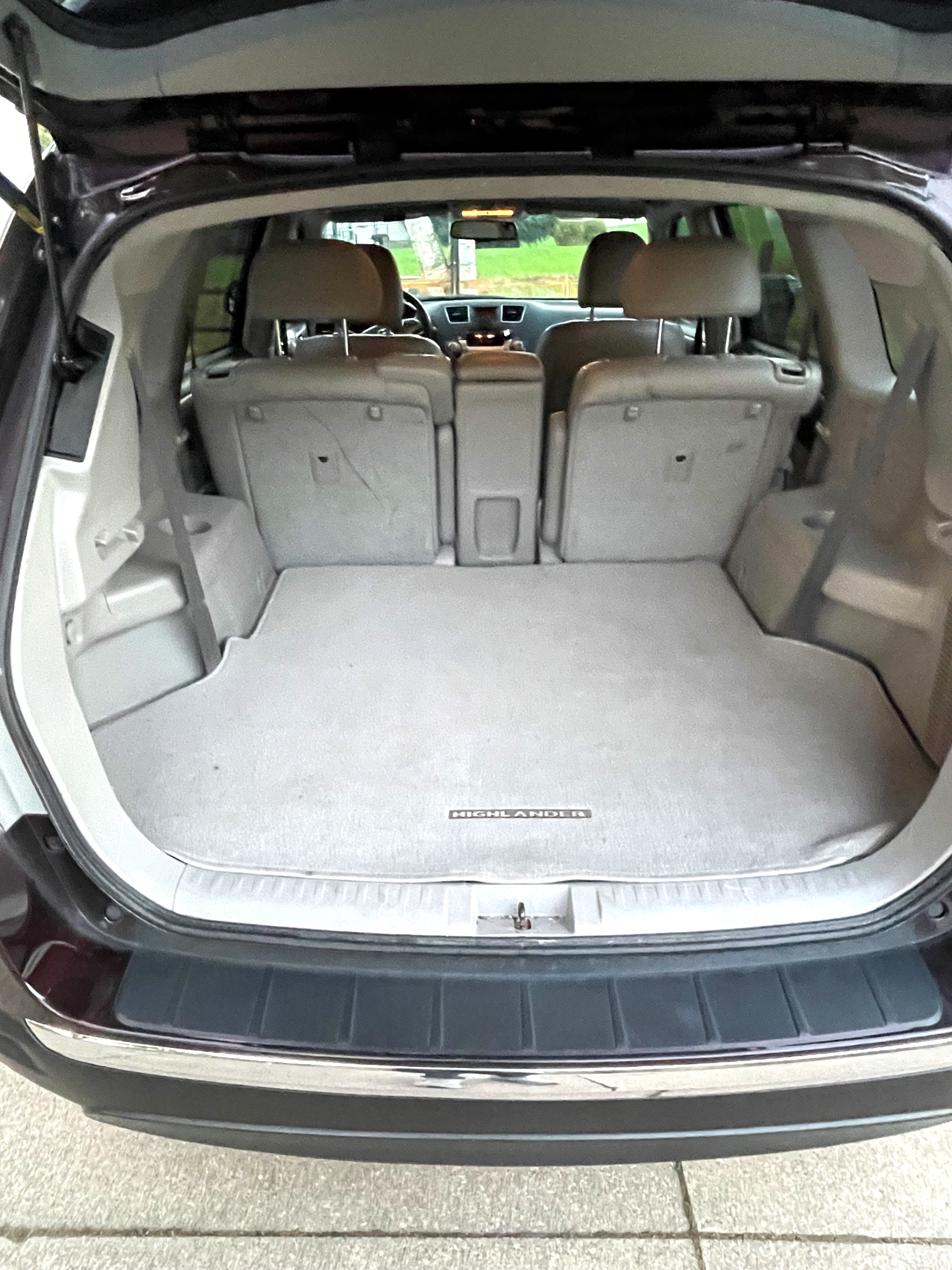 Used 2011 Toyota Highlander Limited w/ Tow Pkg AWD/4WD image 15