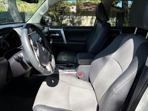 Used 2022 Toyota 4Runner SR5 Premium w/ Moonroof Package AWD/4WD image 8