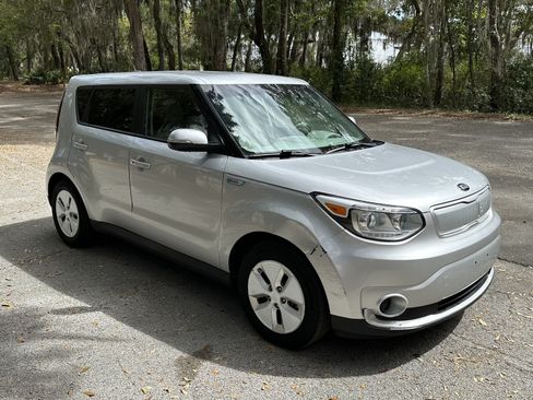 Used 2016 Kia Soul EV image 4