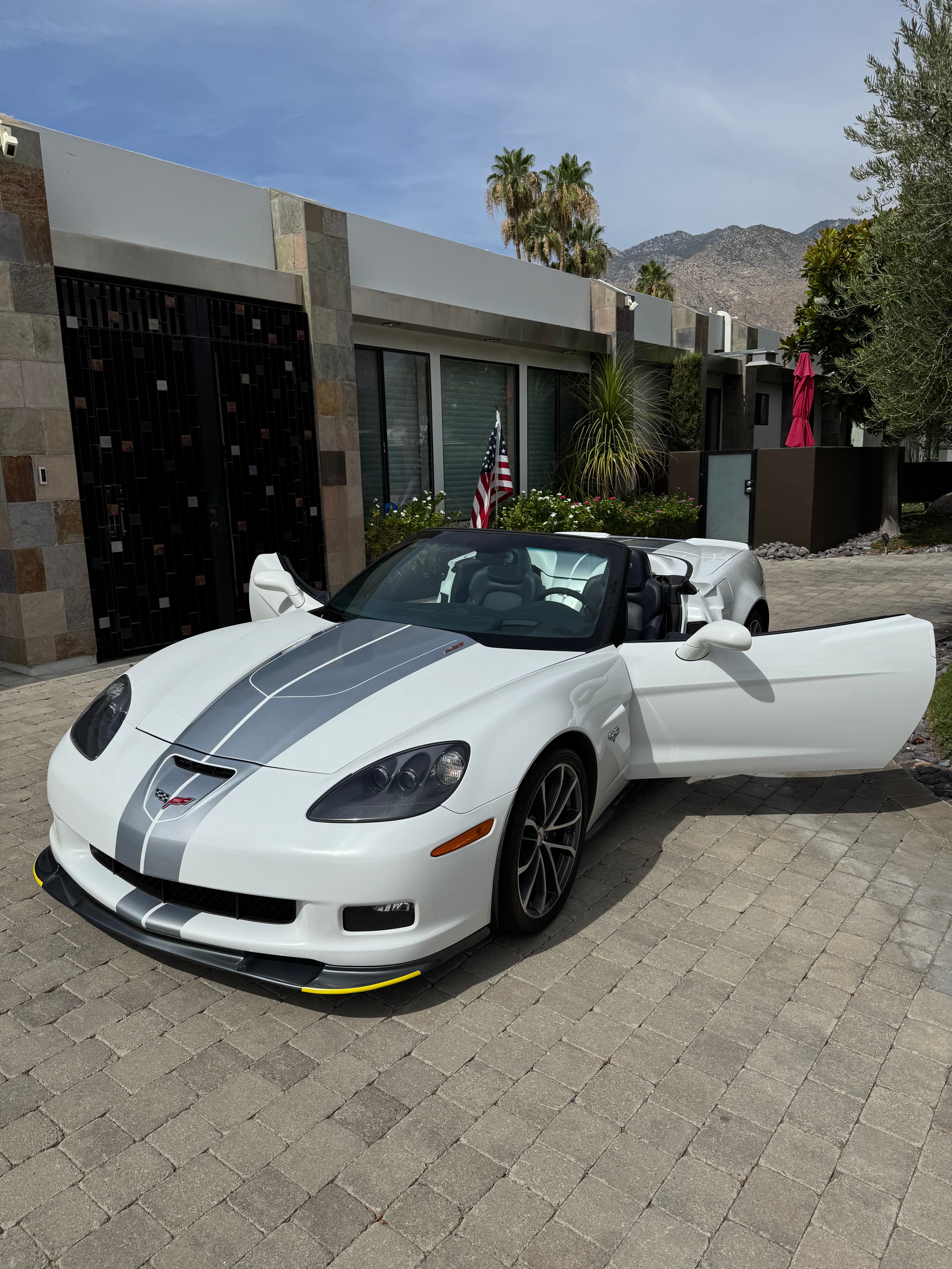 Used 2013 Chevrolet Corvette 427 w/ 1SC Preferred Equipment Group RWD image 2