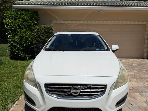 Used 2012 Volvo S60 T5 FWD image 1