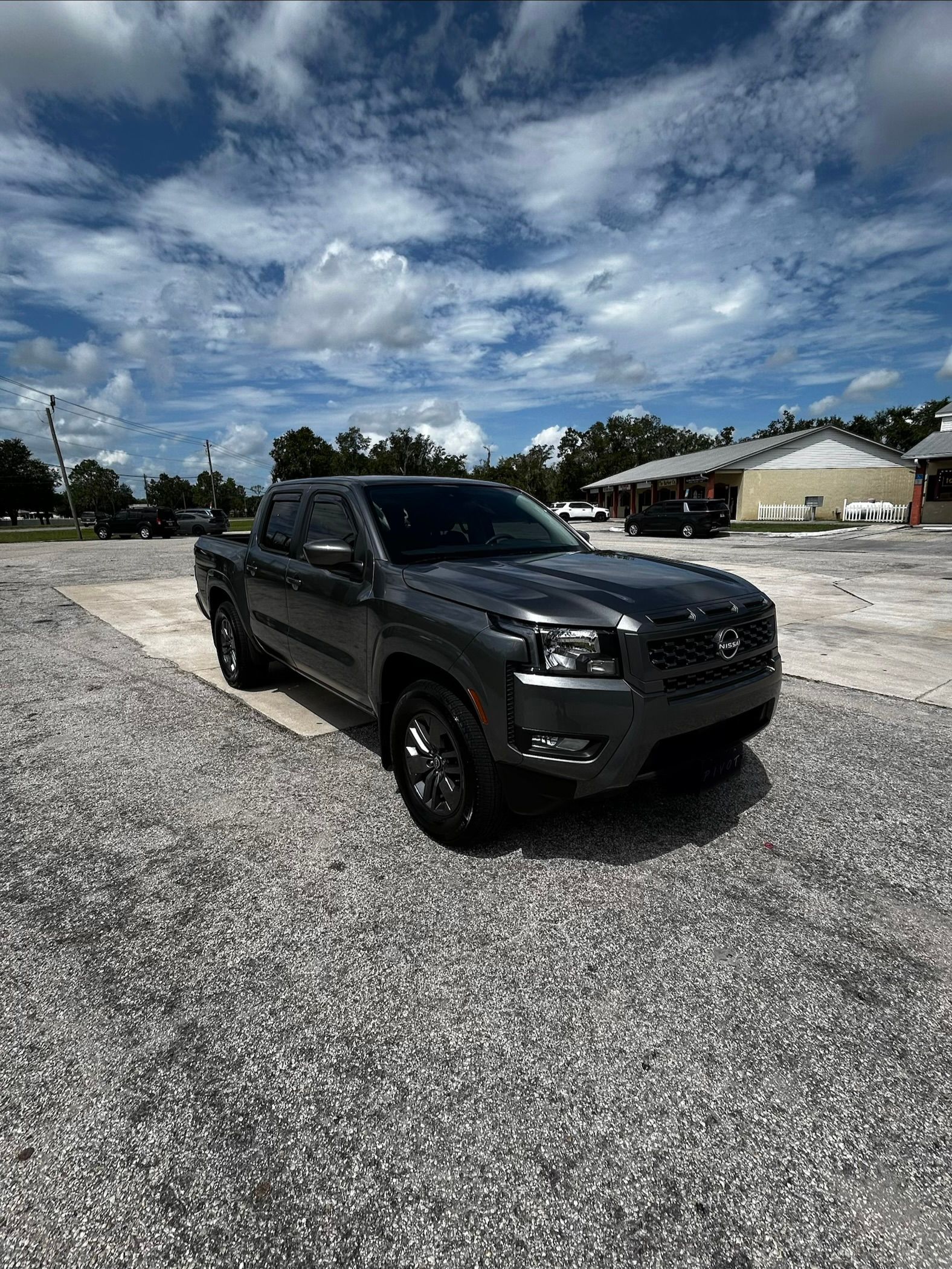 Used 2025 Nissan Frontier SV w/ SV Convenience Package RWD image 5