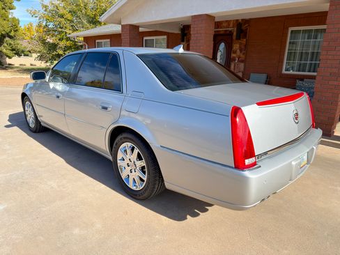 Used 2011 Cadillac DTS Premium w/ Driver Awareness Package image 21
