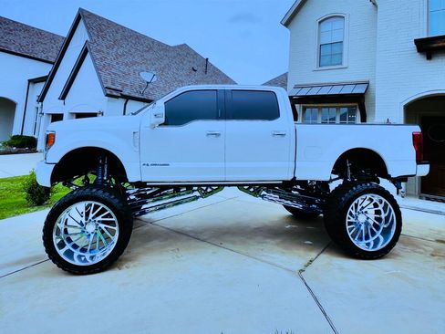 Used 2019 Ford F250 Platinum w/ Platinum Ultimate Package AWD/4WD image 4