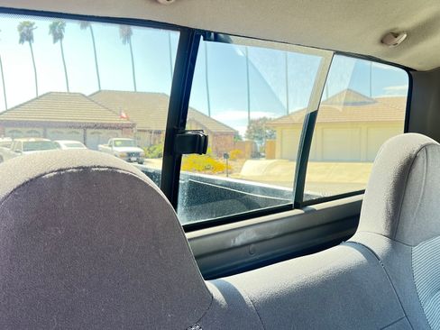 Used 2004 Ford F150 XL RWD image 12