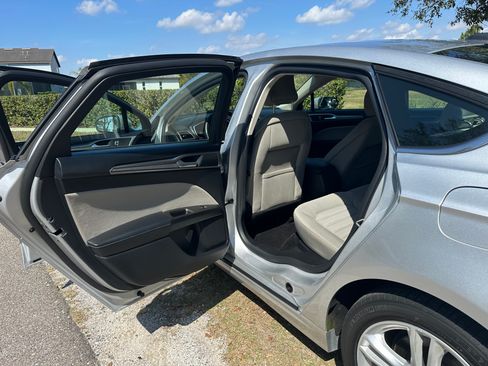 Used 2018 Ford Fusion S image 18