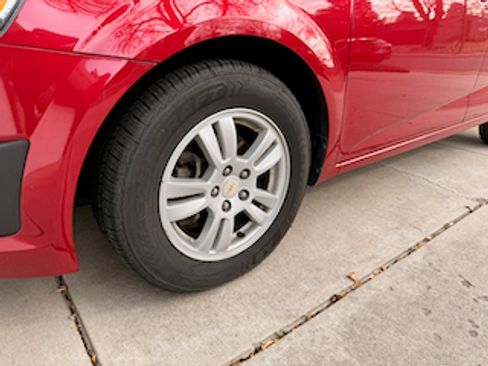 Used 2012 Chevrolet Sonic LT image 18