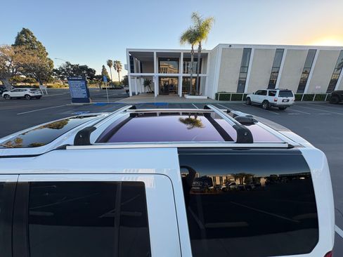 Used 2011 Land Rover LR4 HSE image 13