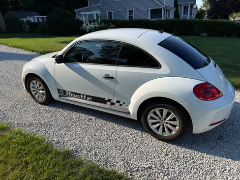 Used 2016 Volkswagen Beetle 1.8T FWD image 4