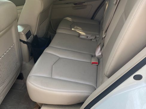 Used 2006 Cadillac SRX w/ Seating Package image 16