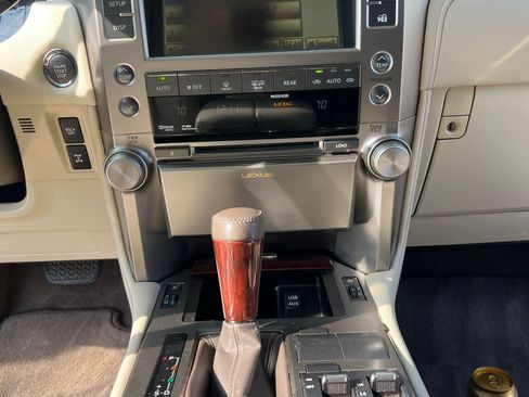 Used 2010 Lexus GX 460 image 18