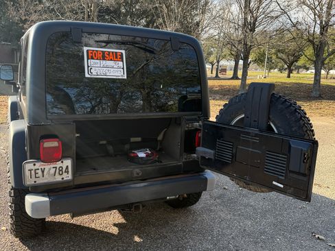 Used 2004 Jeep Wrangler Rubicon w/ Dual Top Group image 9