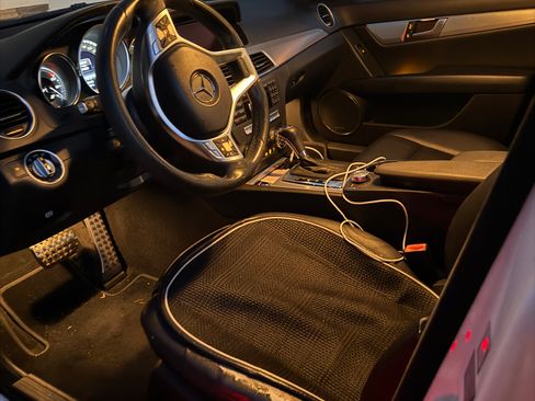 Used 2013 Mercedes-Benz C 250 Sedan image 11