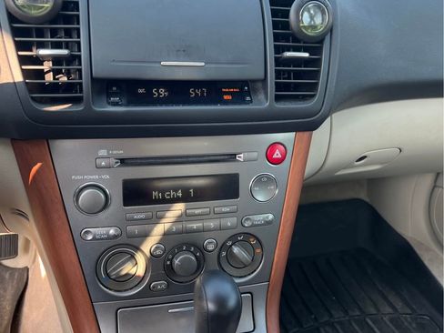 Used 2005 Subaru Outback 2.5i image 10