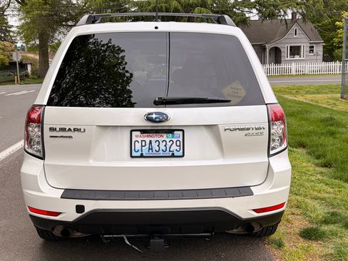 Used 2013 Subaru Forester 2.5X Premium w/ All-Weather Pkg AWD/4WD image 9