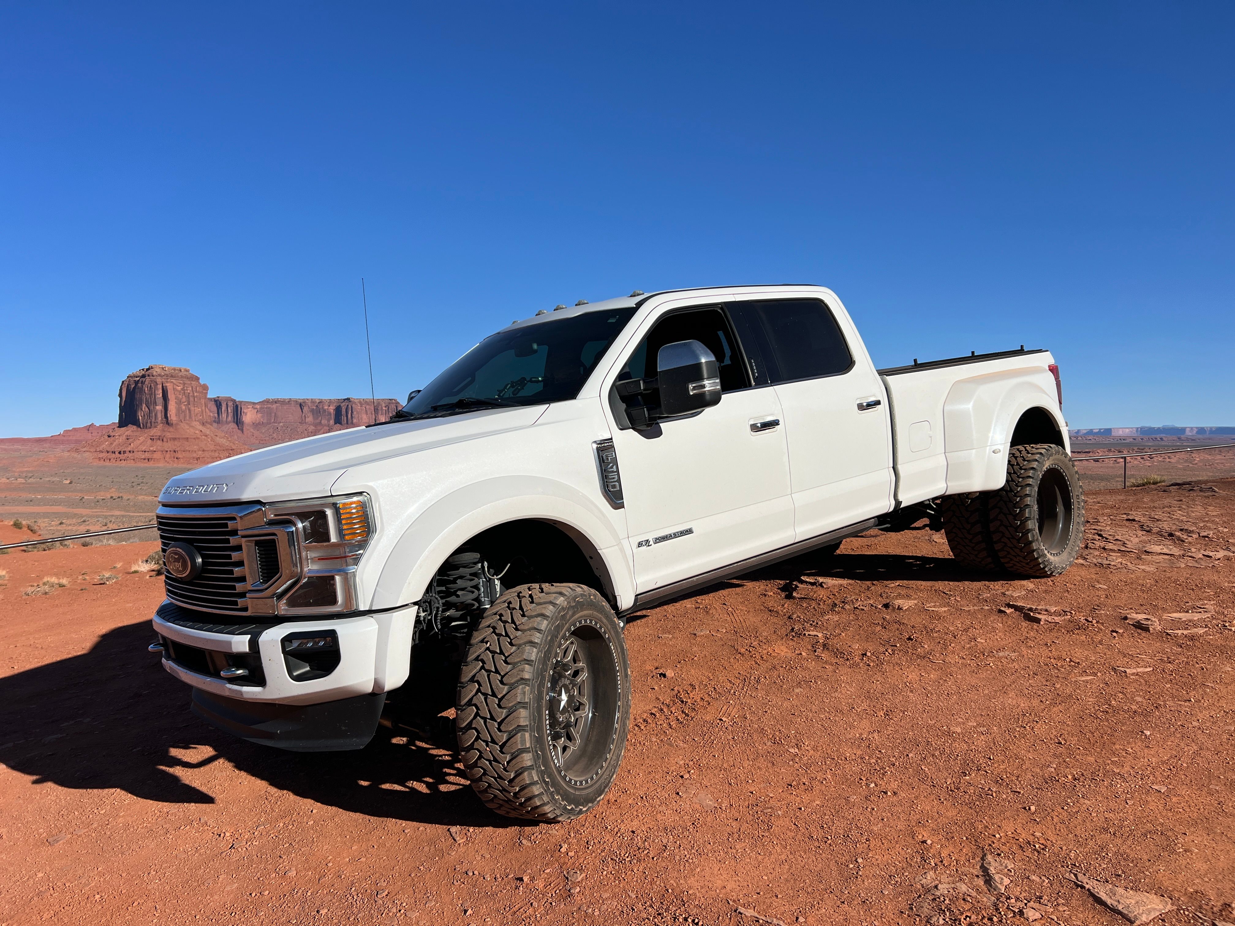 Used 2020 Ford F450 Platinum w/ FX4 Off-Road Package AWD/4WD image 6