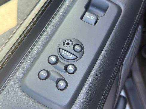 Used 2011 Land Rover Range Rover Sport Supercharged image 24