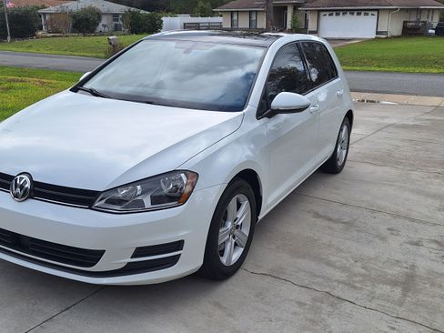 Used 2017 Volkswagen Golf Wolfsburg Edition image 2
