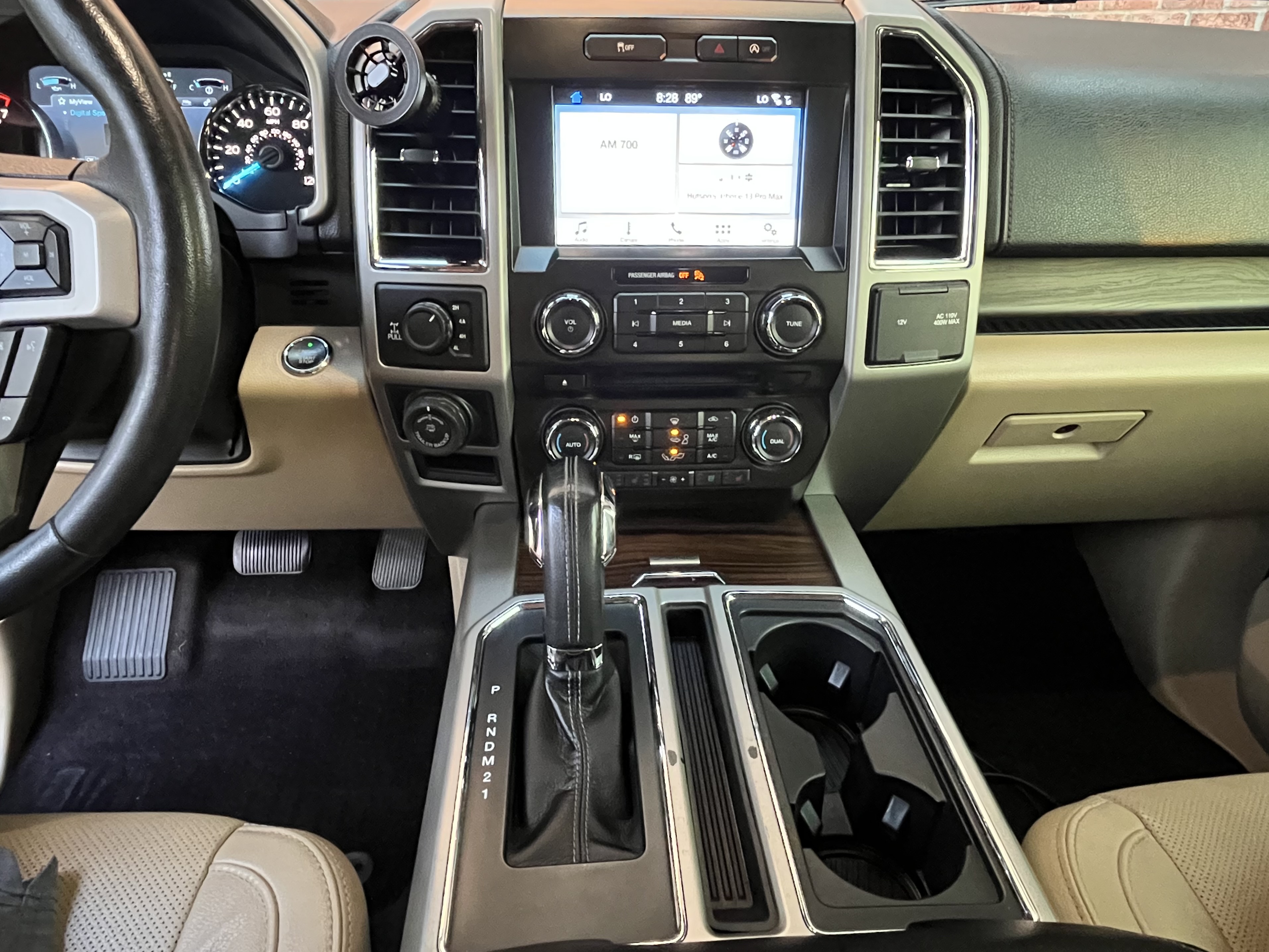 Used 2017 Ford F150 Lariat w/ Equipment Group 501A Mid AWD/4WD image 5