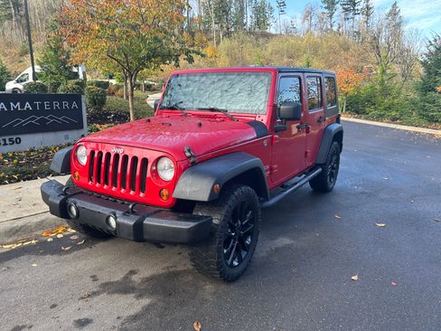 Used 2010 Jeep Wrangler Unlimited Sport image 4
